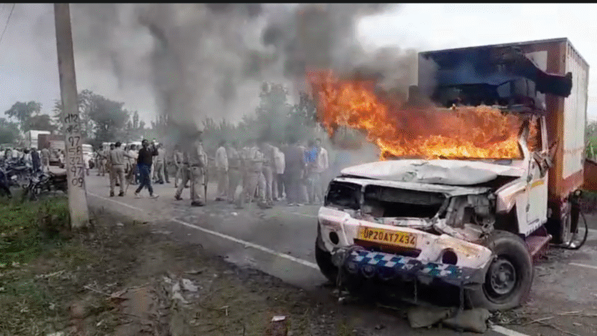 लक्सर में हंगामा: मांस से भरी गाड़ी ने गाय को मारी टक्कर, गुस्साए ग्रामीणों और बजरंग दल कार्यकर्ताओं ने वाहन फूंका