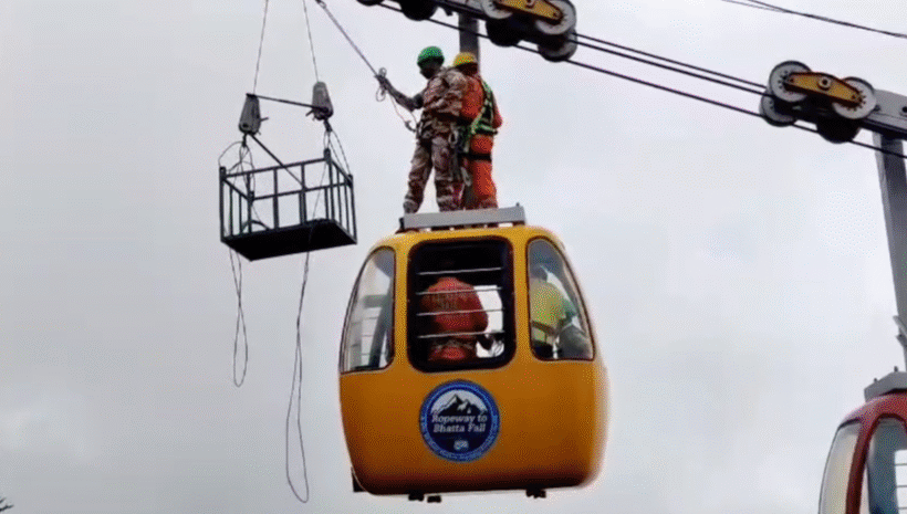 मसूरी: भट्टा गांव रोपवे पर हाई-टेक मॉक ड्रिल, हवा में फंसे ‘यात्रियों’ का सफल रेस्क्यू अभ्यास