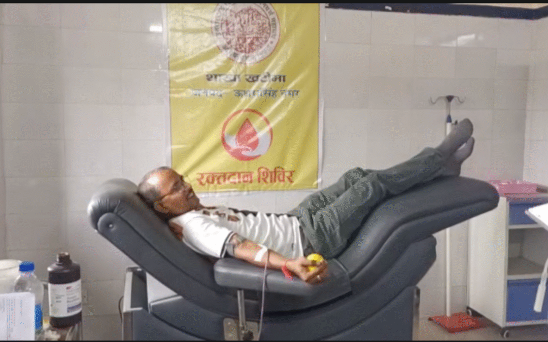 खटीमा: उत्तराखंड डिप्लोमा इंजीनियर्स महासंघ ने अभियन्ता दिवस रक्तदान शिविर लगाकर मनाया