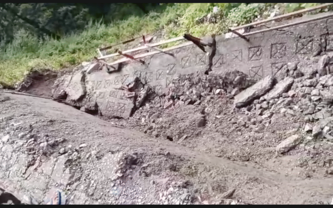 नैनीताल: मूसलाधार बारिश से जनजीवन अस्त-व्यस्त, स्कूल और आंगनबाड़ी केंद्रों में अवकाश घोषित