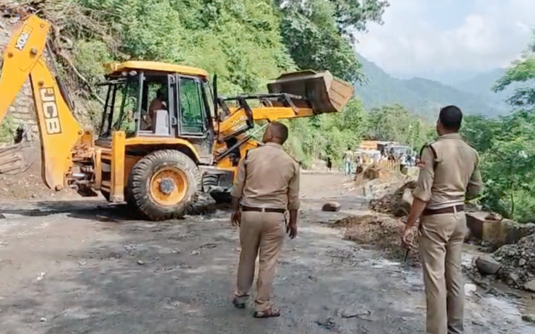 काठगोदाम: गुलाब घाटी में आया मलबा, नैनीताल हाईवे बंद