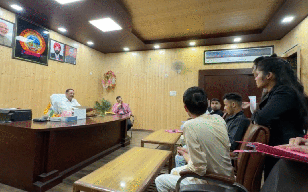 चम्पावत: देवभूमि कॉलेज ऑफ एजुकेशन के B.Ed छात्रों का परीक्षा परिणाम पर विरोध, पुनर्मूल्यांकन की मांग