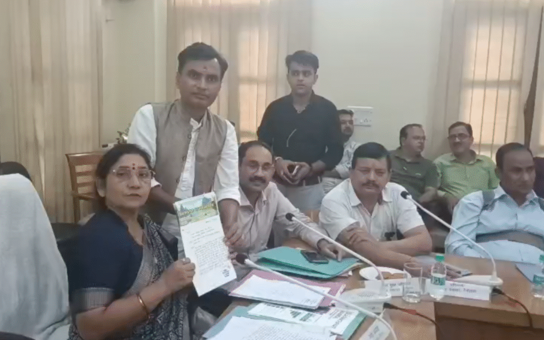 बेतालघाट: जिला पंचायत सदस्य ने महाविद्यालय समेत विभिन्न मांगों को लेकर अध्यक्ष को सौंपा ज्ञापन