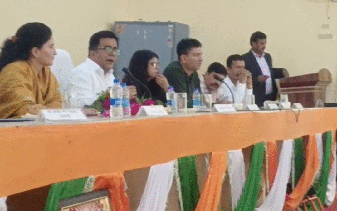 मुनस्यारी में जिलाधिकारी विनोद गोस्वामी की मौजूदगी में बहुउद्देशीय शिविर, विभिन्न समस्याओं का मौके पर निराकरण